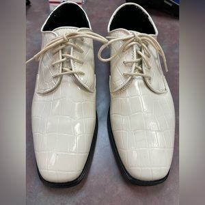 Vintage Faux Leather, Alligator Lace up Shoes.